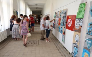 d9fa9cb2-8ccc-4b00-8a04-9a411fca3c13