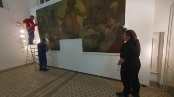 Priprava-na-transport-obrazu-jeste-s-puvodnim-osvetlenim