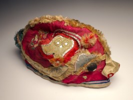 Foto-1-Detska-capka-slouzici-jako-ochrana-proti-zlym-duchum-foto-Pavel-Krasensky