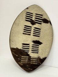 Foto-5-Ceremonialni-stit-isihlangu-Zuluove-Jizni-Afrika-foto-Ludmila-Skrabakova